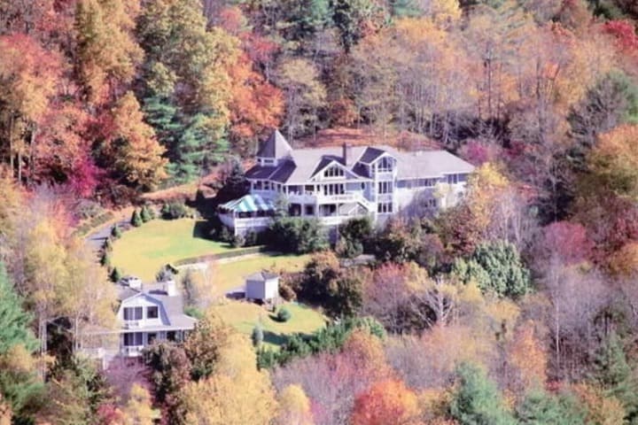 Innisfree Boutique Inn by The Lake photo 2