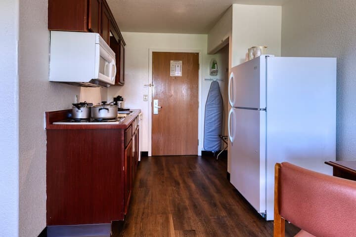 All Towne Suites photo 5