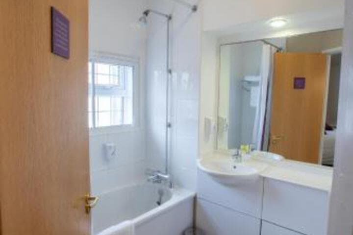 Redwings Lodge Solihull photo 3