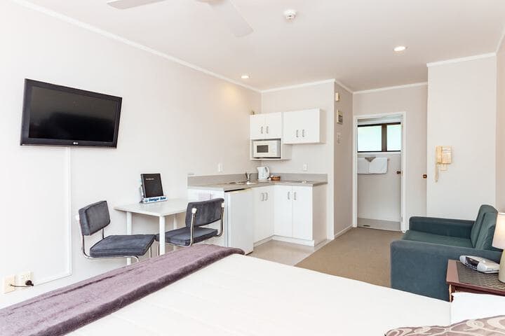 Outrigger Motel photo 2