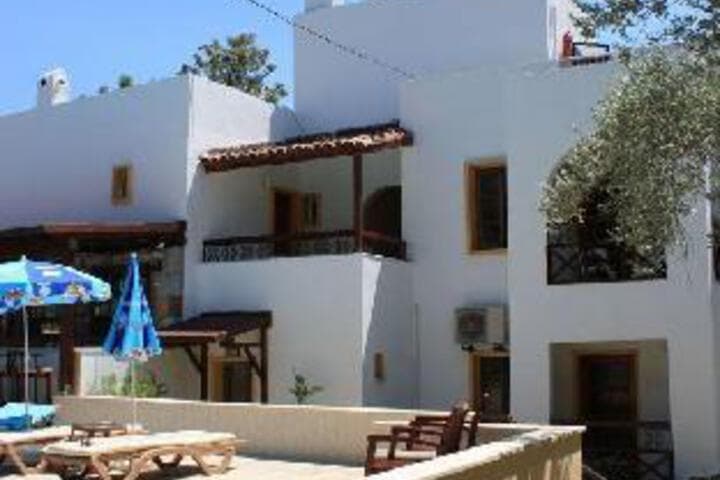 Toloman Hotel&Apartments photo 4