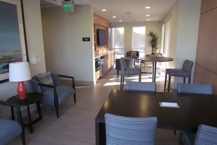 Apartment with Full Amenities Miracle Mile photo 4