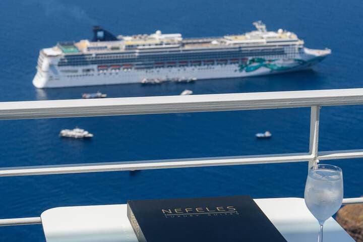 Nefeles Luxury Suites photo 5