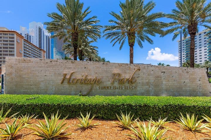 Ocean Reserve Luxury Condos Across from Sunny Isles Beach photo 2