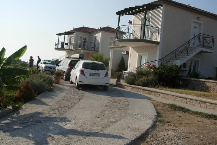 Kings View photo 2