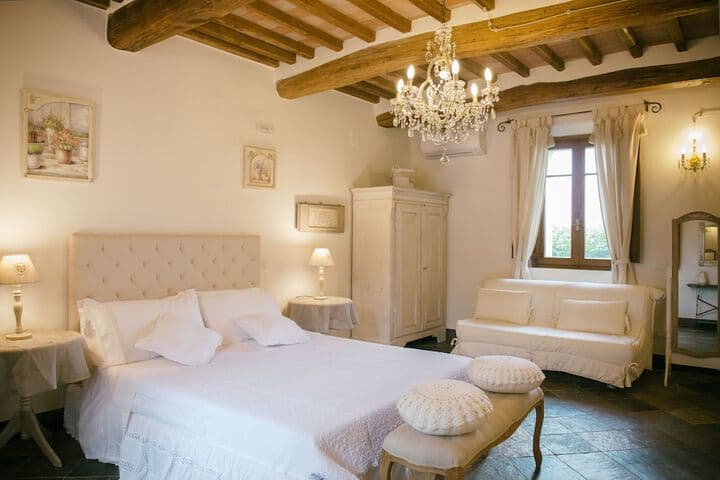 Monte Vibiano Vecchio destination view