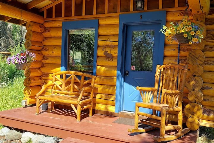 Hatcher Pass Cabins photo 3