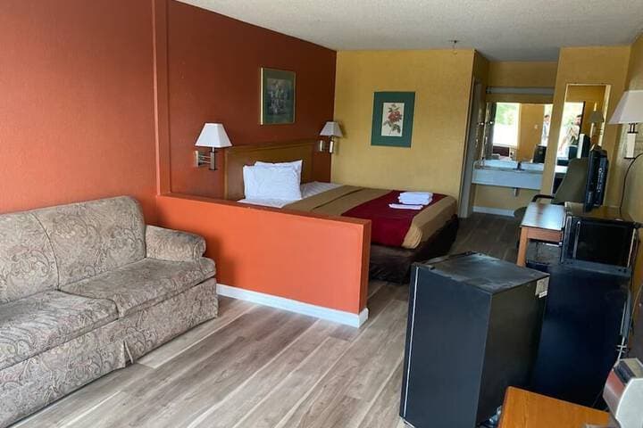 Orangeburg Inn & Suites photo 5
