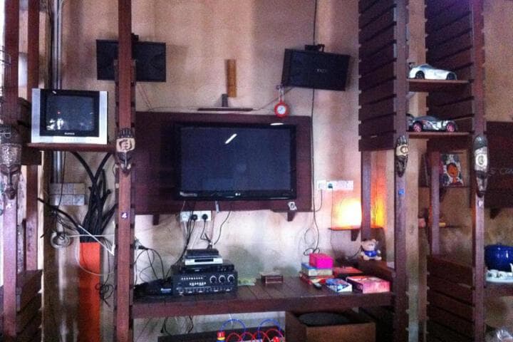 TNT Novelty Vacation House photo 2