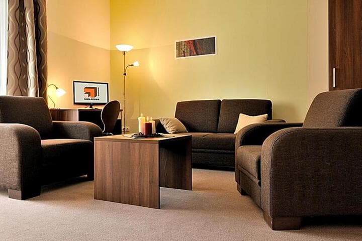 Melrose Apartments photo 5