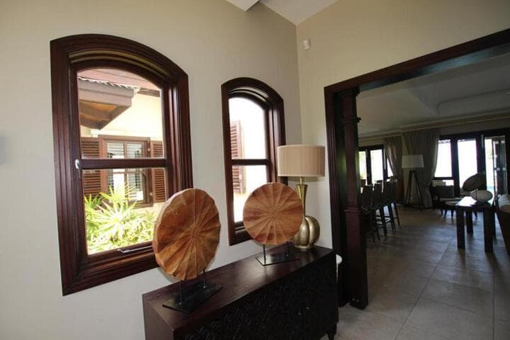 Luxurious Villa photo 3