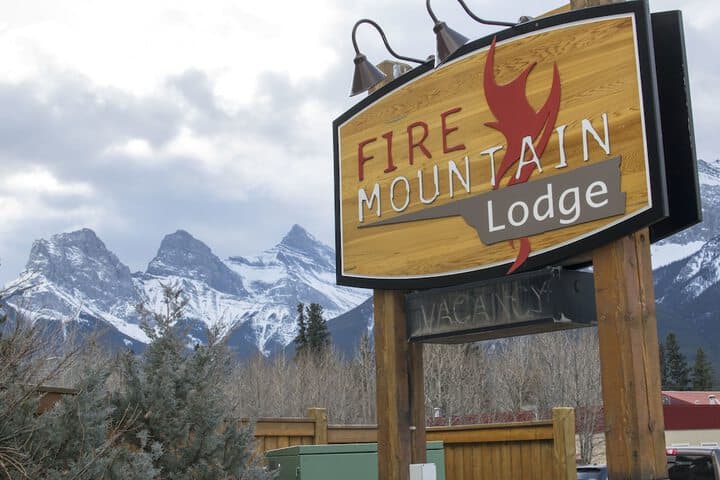 Fire Mountain Lodge photo 2