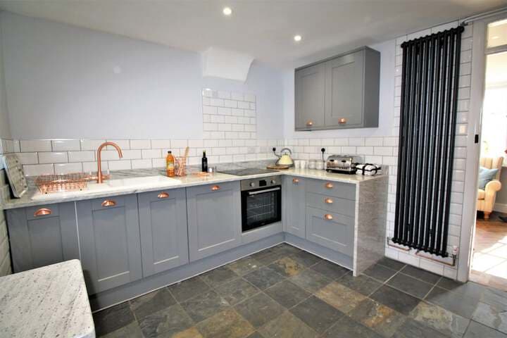 Hurst Cottage photo 5