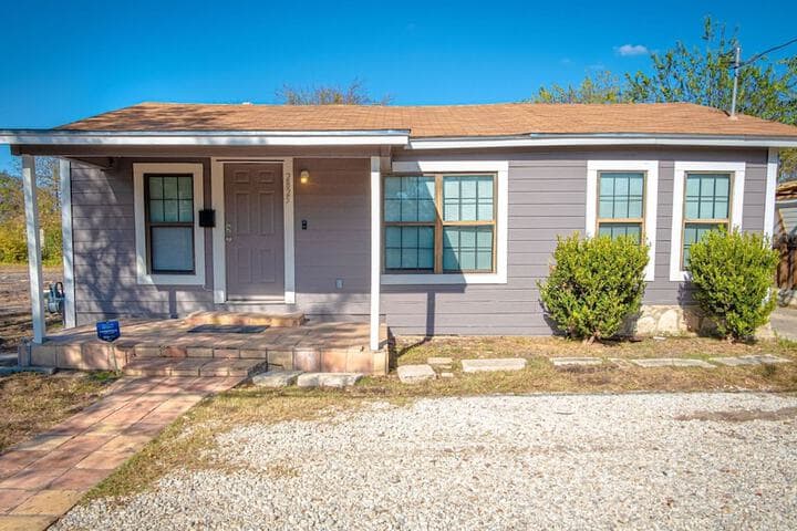 Nice 3br / 2ba Near Downtown 2 min At&t Center photo 3