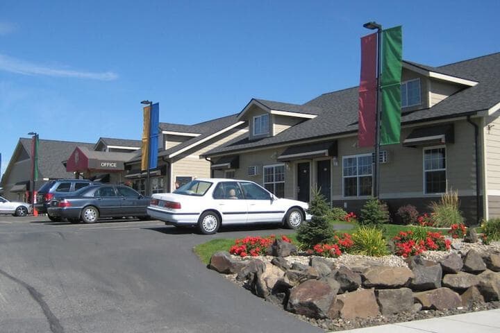 Stratford Suites photo 2