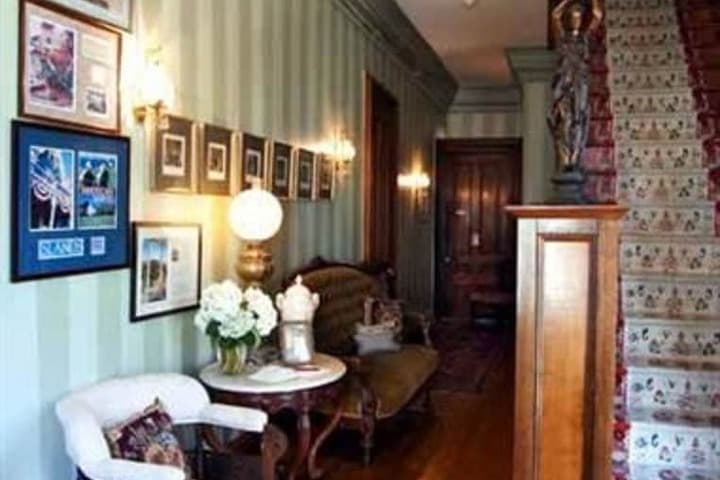 Sarah Kendall House photo 3
