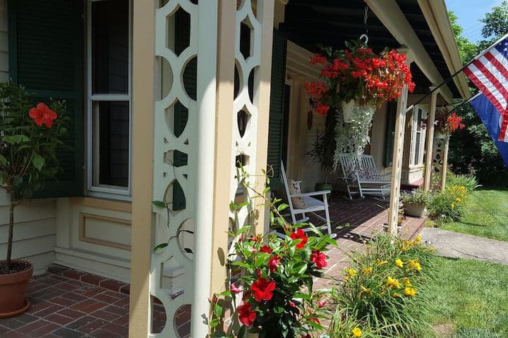 Hummingbird Inn photo 2
