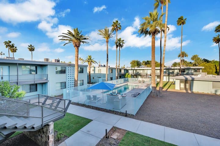 Primo Old Town Location with Heated Pool photo 2