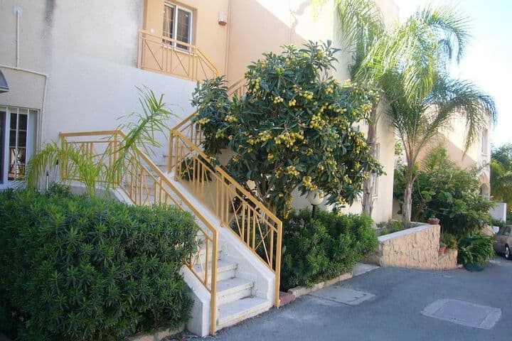 Santa Barbara Complex photo 4