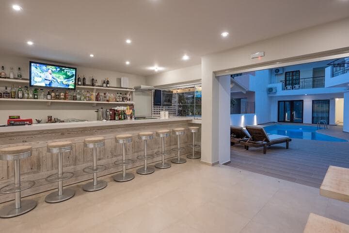 Artemis Hotel Apartments photo 5