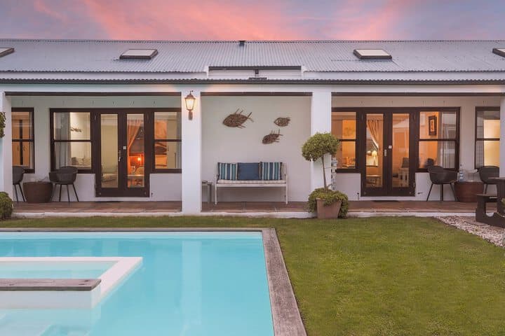 Sixteen Guest House on Main photo 5