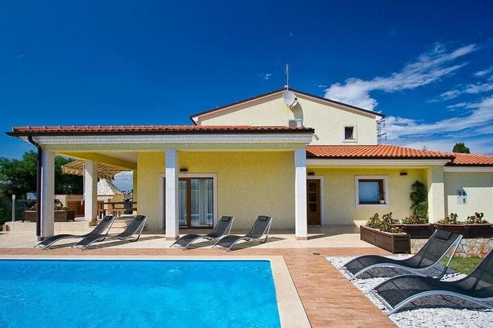 Villa MAGGIE photo 3