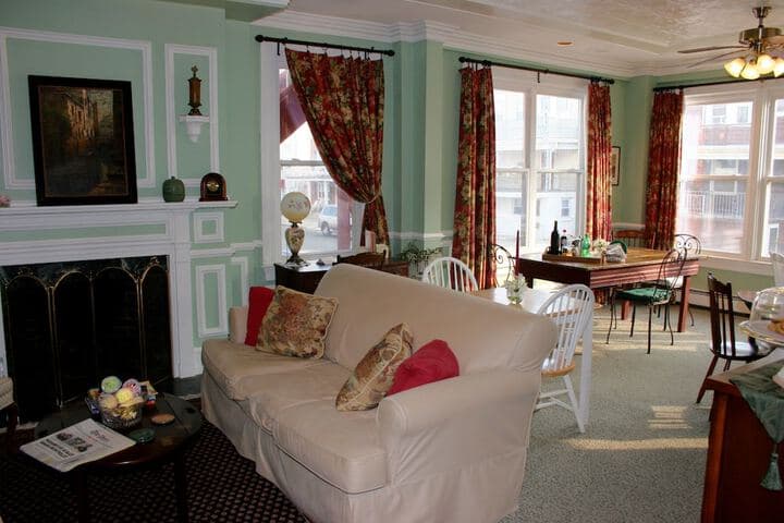 Carisbrooke Inn photo 2
