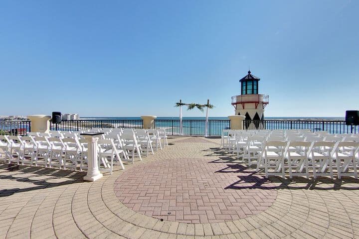 Emerald Grande Condominiums at HarborWalk Village photo 2