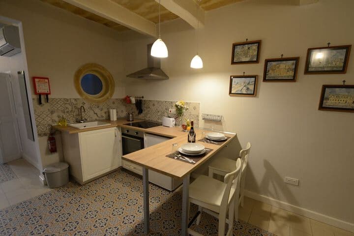Paulos Valletta photo 5