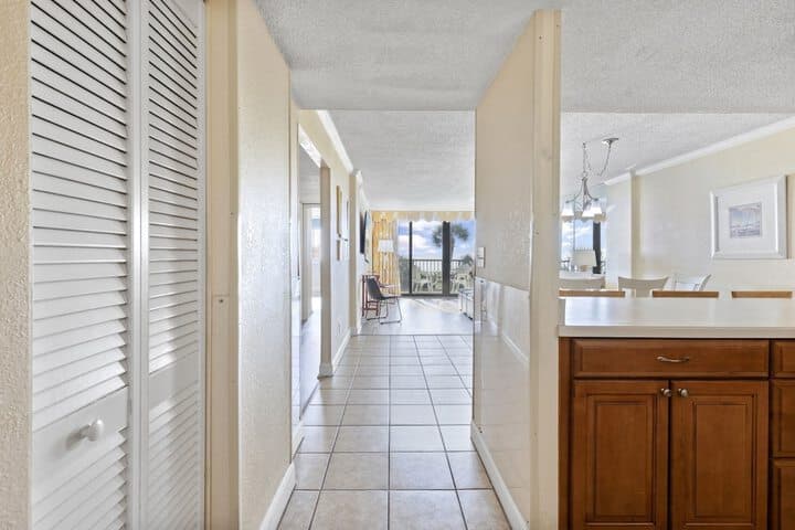 2BR Ocean View Condo w Private Balcony photo 4