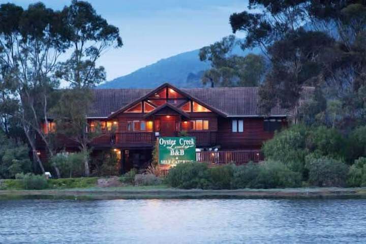 Oyster Creek Lodge photo 2