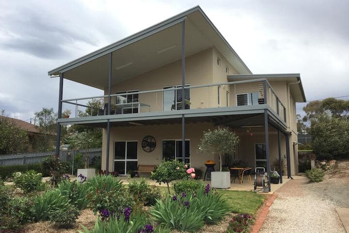 Lyreens Apartment B&B photo 2