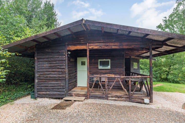 The Log Cabin photo 1
