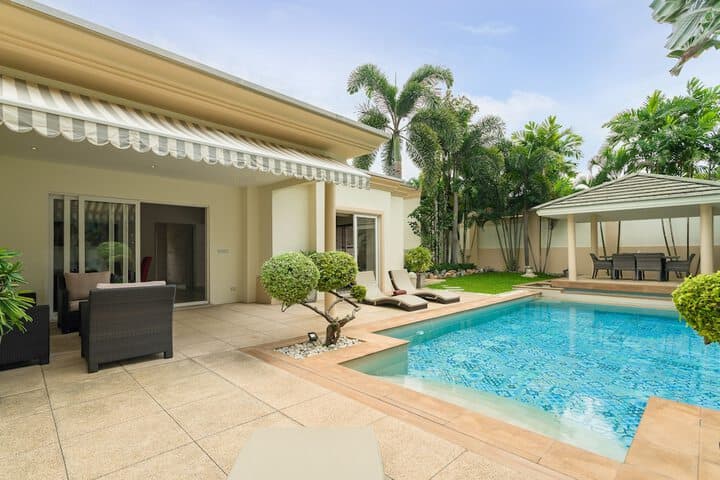 Luxury Pool Villa SRV photo 2