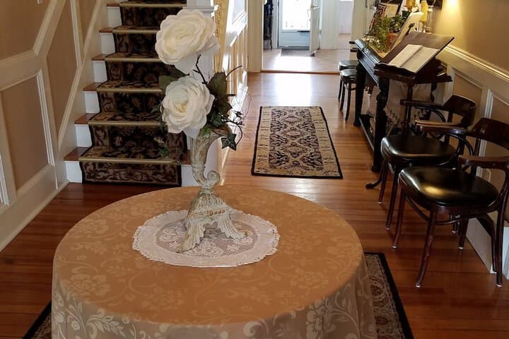 The Victoria Inn Bed & Breakfast photo 2