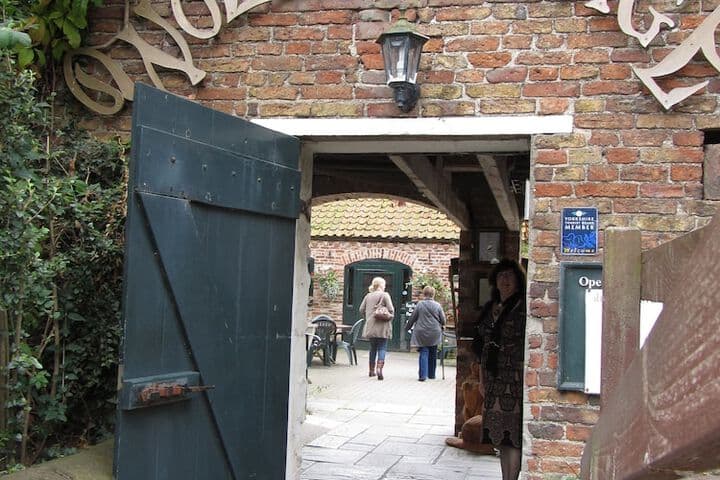 Wolds Village photo 4