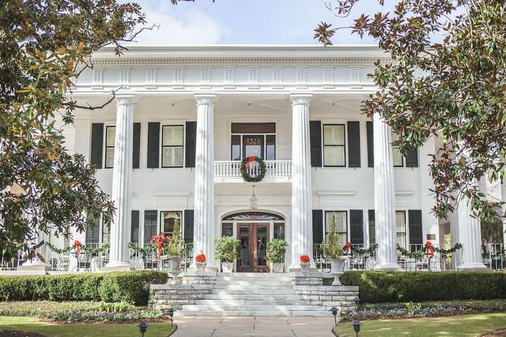 1842 Inn photo 2