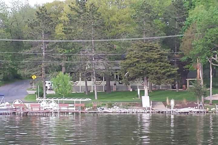 Lake Ripley Lodge w Lake Front Rooms Grand Porch Kayaks & Paddleboard photo 2