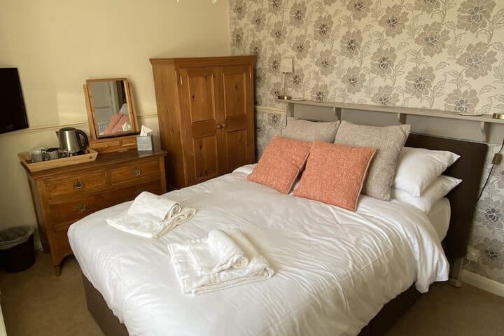 Plumpton Court photo 5