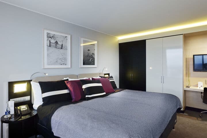 Upper House photo 4