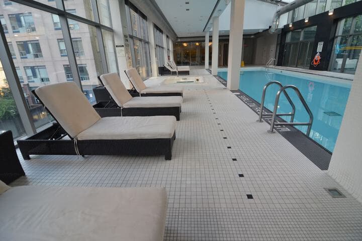 Toronto Escape The Ruby Pink Suite photo 3