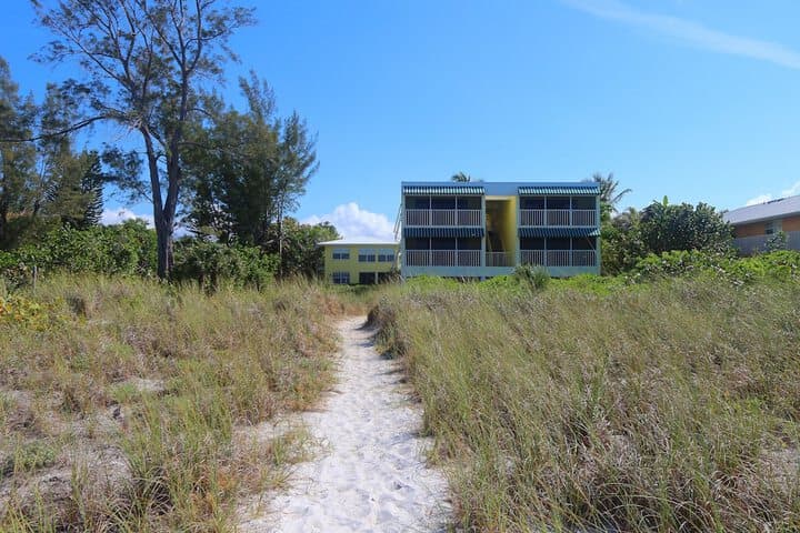 Cabana Beach Club by RVA photo 3