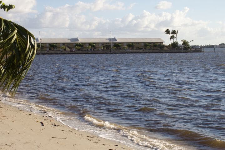 Palm Beach Waterfront Suites photo 5