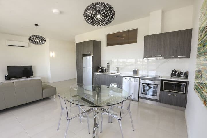 Indulge Apartments CBD photo 2