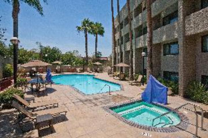 Doubletree by Hilton Los Angeles Rosemead photo 2
