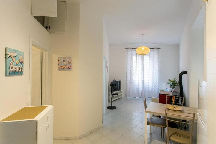 B HOUSE photo 1