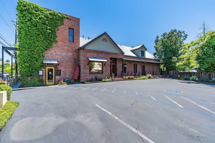 Hanford House photo 4