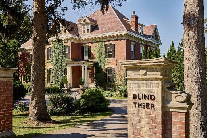 Blind Tiger Burlington photo 3