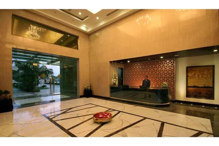 GOLDEN TULIP NEW DELHI CHATTARPUR photo 3