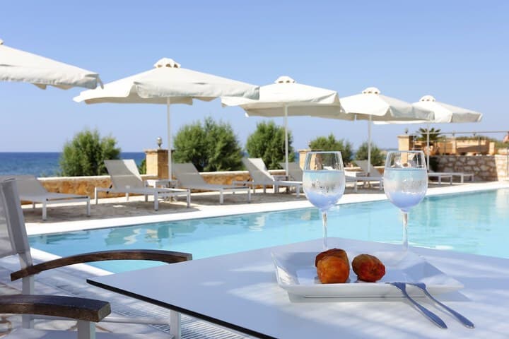 Artina Hotel photo 4